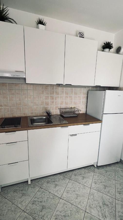 Nada And Family Apartment Rovinjsko Selo Bagian luar foto