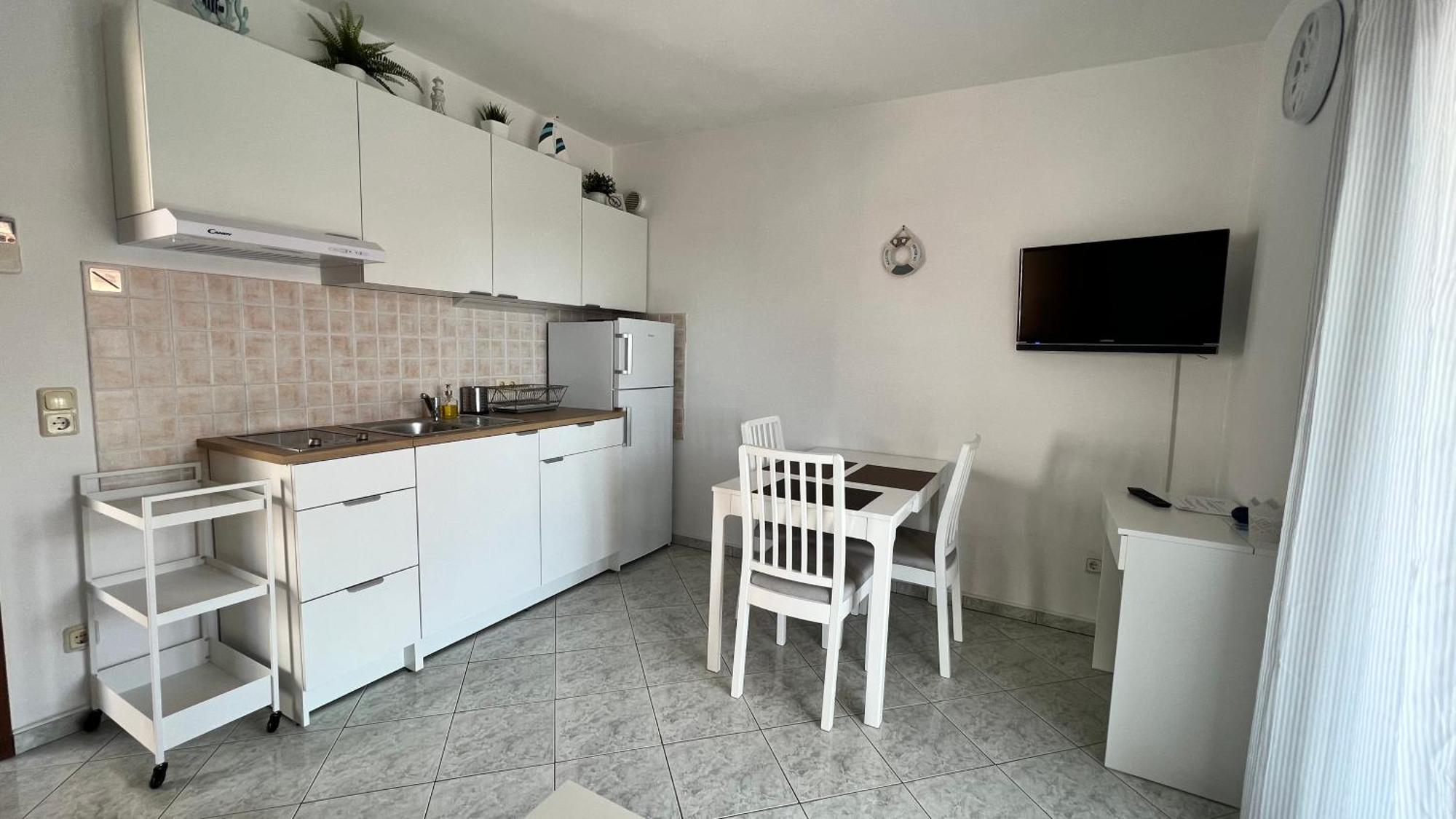 Nada And Family Apartment Rovinjsko Selo Bagian luar foto